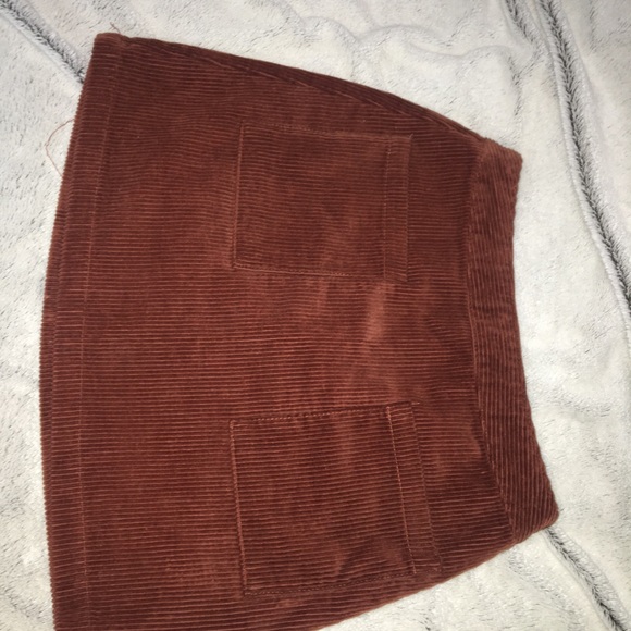 3/$15 Super cute fall corduroy skirt - Picture 4 of 4